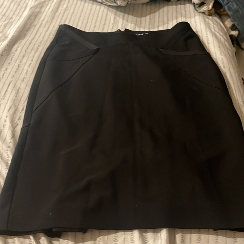 Bebe black pencil skirt, great condition size 6